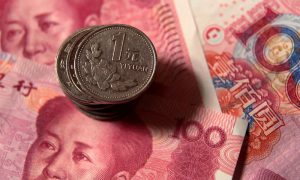 Forex - Yuan Hit Hard as Trading Reopens